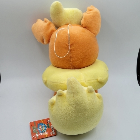 Pokémon 2019 Winking Flareon with Evolutionary Stone Large Plush Toy - Picture 3 of 7